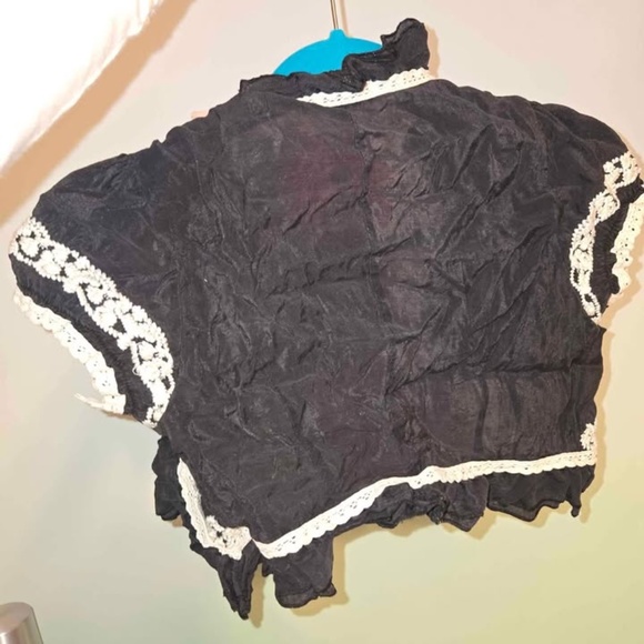 Papaya black shoulder coverup with cream colored lace - Picture 2 of 2